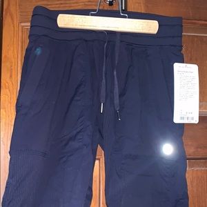 lululemon dance studio pant iii ul r - size 4